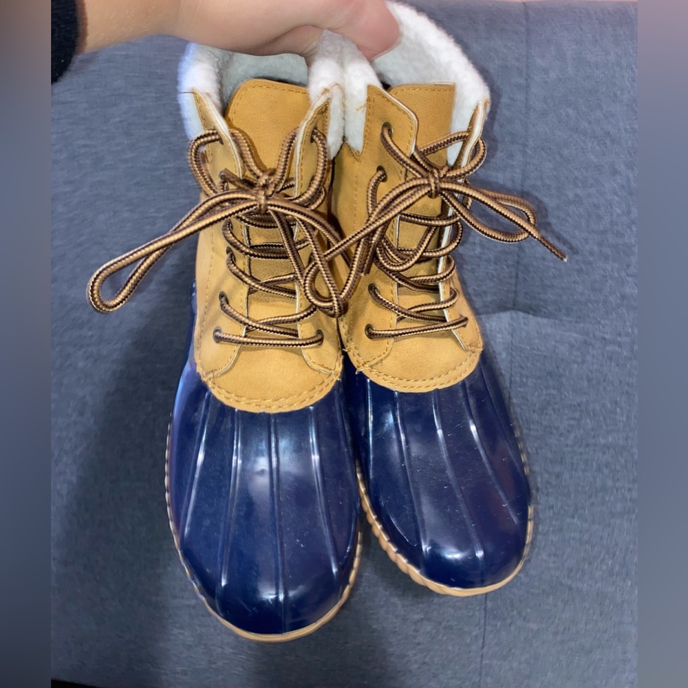 size 7 women duck boots